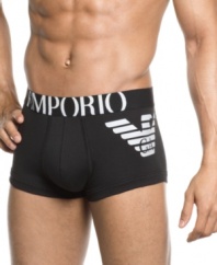 Get the comfort and support of an ultra-sleek fit with the signature style of Armani in these eagle trunks.