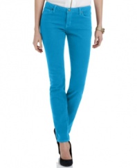 Skinny denim in a colored wash has become an essential for a stylish wardrobe! Add this petite pair of MICHAEL Michael Kors jeans to your weekly rotation and wear with your favorite flats, heels or boots!