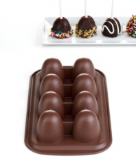 Make those flavors pop. More fun than a cupcake, more satisfying than a popsicle, these brownie pops are every chocolate lover's dream! Make eight party-perfect pops with ease in this convenient, quick-cleaning silicone mold-simply pour batter add sticks, bake and devour. Limited lifetime warranty.