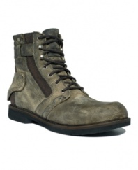 Beat the system in style with the garment-washed leather and rugged canvas of these broken-in vintage-style men's boots from BedStu. With a flair of subtle green running down the side of this pair of boots for men, you'll stop others in their tracks as you keep striding along.